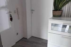 *ab 01.08.*  3-Zimmer-Dachgeschoßwohnung mit bodentiefen Sprossenfenstern und Balkon – Fröbelstr. 94, 47053 Hochfeld, Duisburg – Vorschaubild 15