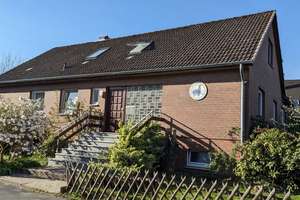 Freistehendes EFH mit Einliegerwohnung, Doppelgarage & großem Grundstück – Barsinghausen (Bj. 1975) – Die vollständige Adresse der Immobilie erhältst du vom Anbieter., 30890 Barsinghausen – Vorschaubild 1