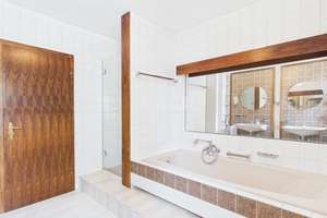 Repräsentative Unternehmer-Villa mit DG-ELW und Atelier in hervorragender und ruhiger Wohnlage – Die vollständige Adresse der Immobilie erhältst du vom Anbieter., 85051 Süd, Ingolstadt – Vorschaubild 15