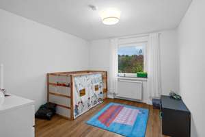 Reihenhaus mit schönem Garten und großem Wintergarten in grüner Lage von Hamburg-Rahlstedt. – Die vollständige Adresse der Immobilie erhältst du vom Anbieter., 22149 Rahlstedt, Hamburg – Vorschaubild 17