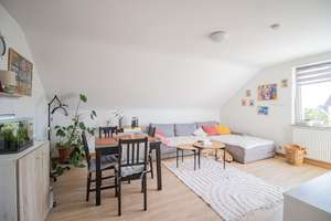 Vermietete 3-Zimmer-Dachgeschosswohnung mit Einbauküche & Stellplatz – Die vollständige Adresse der Immobilie erhältst du vom Anbieter., 72290 Loßburg – Vorschaubild 2