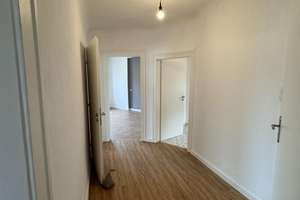 3 Zimmer Wohnung komplett neu saniert mit Gartenbenutzung ! – Libanonstr 74, 70184 Gablenberg, Stuttgart – Vorschaubild 2