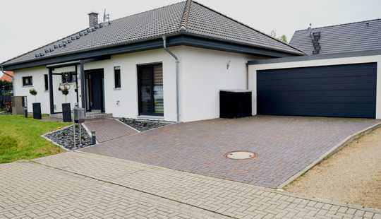 Bild von Altersgerechter Traumbungalow von 2015 mit Klimaanlage, Kamin und Fußbodenheizung