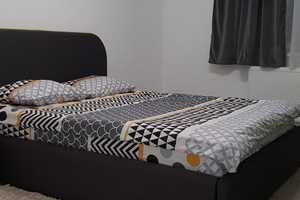 Stilvolle 2-Raum-Wohnung mit gehobener Innenausstattung mit Balkon und Einbauküche in Heidelberg – Plöck 8, 69117 Heidelberg – Vorschaubild 1