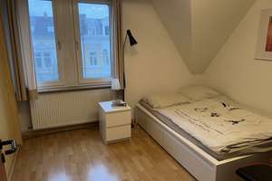 Gut geschnittene 2-ZKB DG-Wohnung in der Bonner Südstadt– ideal für Singles, Paare oder Pendler – Die vollständige Adresse der Immobilie erhältst du vom Anbieter., 53115 Südstadt, Bonn – Vorschaubild 5