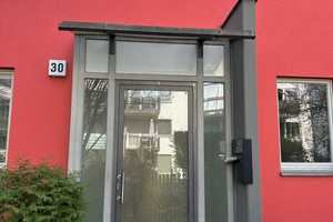 Reihenmittelhaus mit Gartenanteil, für max. 5 Personen, mit eigenem festen Einkommen – Erna-Sack-Str. 30, 13591 Berlin – Vorschaubild 2