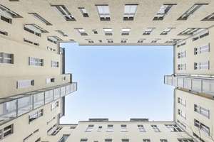 4-Zimmer Altbauwohnung mit offener Küche, Dielenboden und Stuck - Keine Käuferprovision – Uhlandstraße 145, 10719 Wilmersdorf, Berlin – Vorschaubild 24
