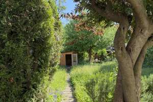 Gepflegtes 5-Familienhaus mit Garten und Entwicklungspotential