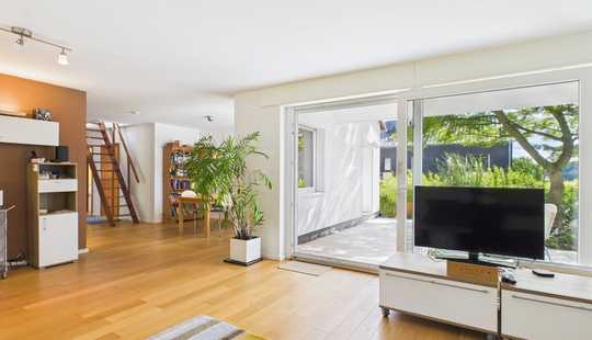 Bild von Wohnen auf einer Ebene! Familienfreundliches, sehr gepflegtes Einfamilienhaus mit großem Garten