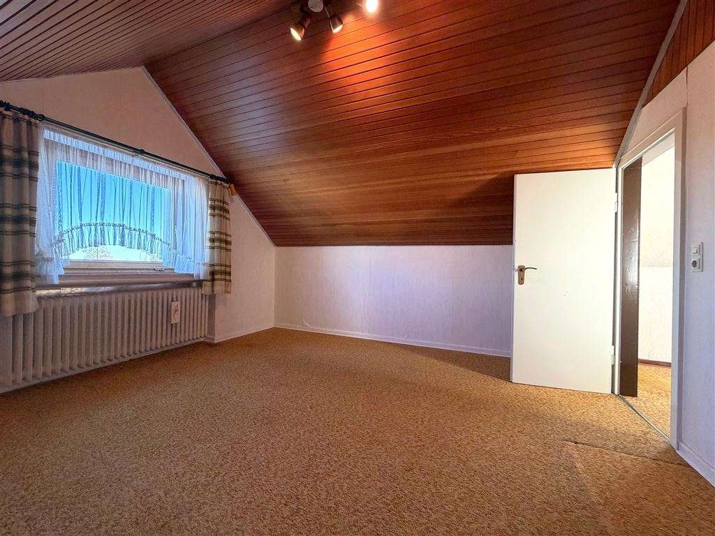 Immobilie in Gehrden - Gehrden Bestlage / großzügiges ZFH + ausgebautes DG mit Außenpool, Doppelgarage !  - Bild 16