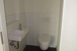 moderne gepflegte Penthouse-Wohnung, 2 Zi, EBK, gehobene Ausstattung, Dachterrasse – Ettinger Str. 12, 85057 Nordwest, Ingolstadt – Vorschaubild 14