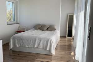 Exklusive, möblierte und neuwertige 2-Zimmer-Loft Wohnung mit 30 qm Dachterrasse und EBK in Augsburg – Hooverstraße 6B, 86156 Kriegshaber, Augsburg – Vorschaubild 7