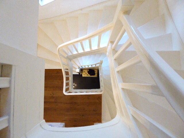 Schicke Stadtvilla mit traumhaft angelegten Garten in guter Wohnlage image 2