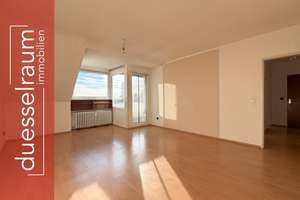 Düsseldorf-Unterbach: helle 2-Zimmer-Dachgeschosswohnung mit Südwestbalkon!