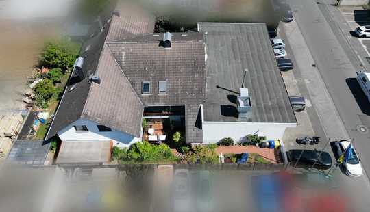Bild von Vielseitige Immobilie mit Potenzial: 2-Familienhaus, vermietete Gewerbehalle & Ausbaureserve