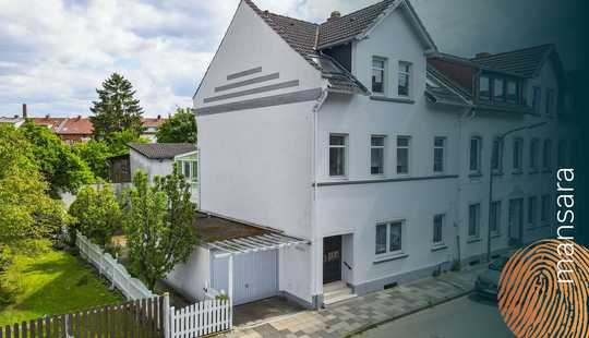 Bild von Vielseitiges Familien- und Mehrgenerationenhaus mit drei Etagen und separatem Wohnhaus