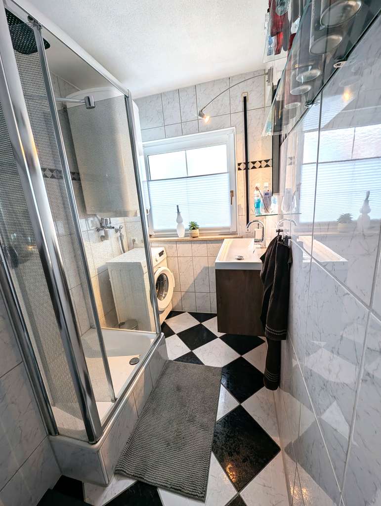 Immobilie in Dietenheim - sonnige 3,5 Zimmer inkl. Balkon*1 Garage + 2 PKW-Stellplätze bezugsfrei! - Bild 4