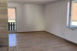 Zentrale 3-Zimmer Wohnung mit Balkon und Garage – 92507 Nabburg – Vorschaubild 3