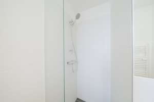 Erstbezug nach Kernsanierung | Modernes City-Apartment mit französischem Balkon und Schlafnische – Durlacher Straße 23, 10715 Wilmersdorf, Berlin – Vorschaubild 15