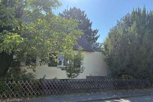 Hattersheim-Eddersheim- Attraktives Mehrfamilienhaus mit großem Grundstück und Entwicklungspotenzial – Bahnhofstraße 38, 65795 Hattersheim am Main – Vorschaubild 2