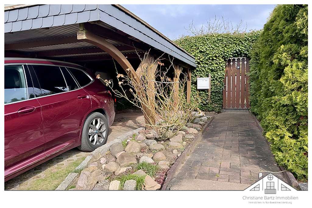 Immobilie in Neukloster - Modernisierte Doppelhaushälfte mit Wohnkeller in guter Lage von Neukloster zu verkaufen - Bild 2