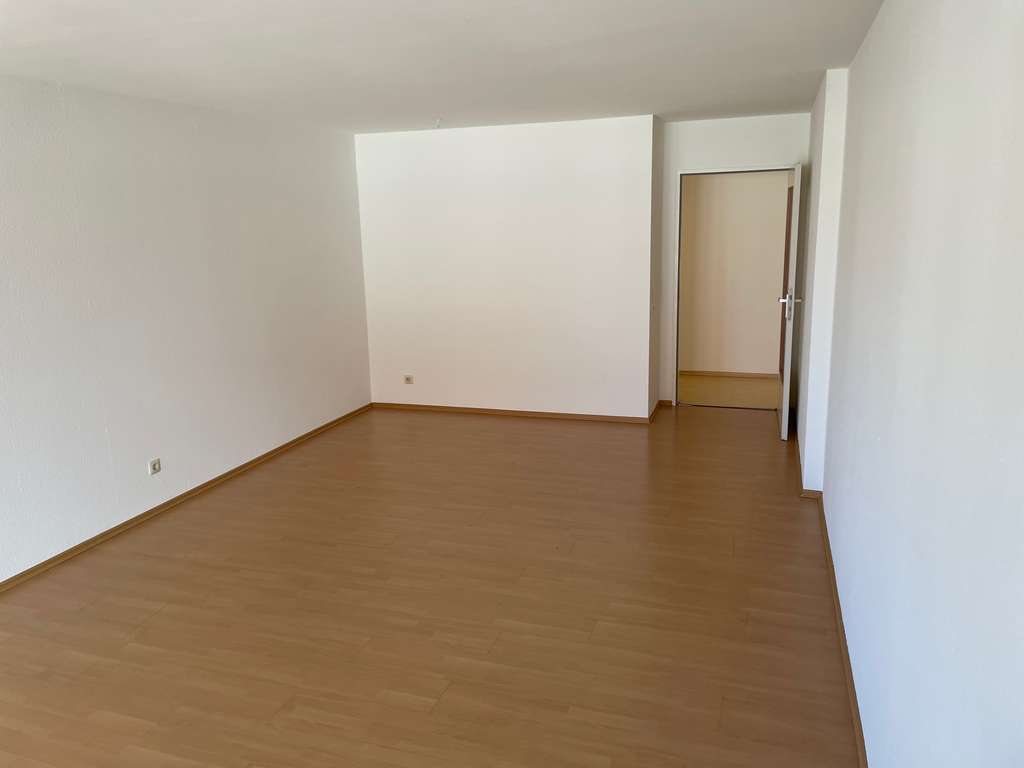 Immobilie in Asperg - Zentral gelegene 2-Zimmer-Wohnung mit TG-Doppelparkerstellplatz am Bahnhof Asperg - Bild 3