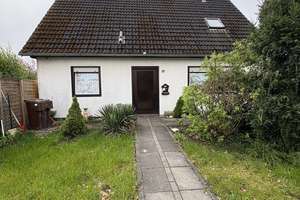 Freistehendes Einfamilienhaus mit viel Potenzial – Verwirklichen Sie hier Ihren Wohntraum