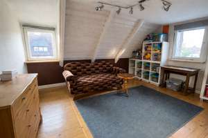 Ein Zuhause mit Seele – Einfamilienhaus mit Wintergarten und Gartenidylle direkt am Bach – Die vollständige Adresse der Immobilie erhältst du vom Anbieter., 73230 Kirchheim unter Teck – Vorschaubild 16