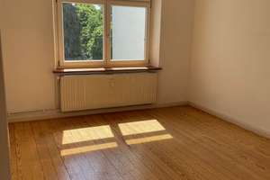 Viel Raum zum Wohlfühlen in dieser  4-Zimmer-Wohnung in Bremen – Parkallee 73, 28209 Barkhof, Bremen – Vorschaubild 2