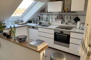 Schöne,  helle Dachgeschosswohnung mit zwei Klimaanlagen