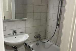Schöne Einraumwohnung mit Einbauküche in ruhiger und zentraler Lage – Rather Kirchplatz 1, 40472 Rath, Düsseldorf – Vorschaubild 4