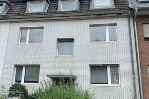 Komplett frei! Entkernt! Hohe Decken!  3-4 Parteienhaus! Provisionsfrei!
Erweiterbar auf 390 qm Wfl