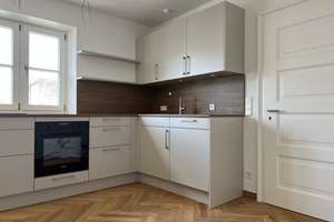 Exklusiv sanierte 2,5‑Zimmer‑DG‑Altbauwohnung mit Südbalkon in Bestlage Maxvorstadt – Georgenstraße 86, 80798 Neuschwabing, München – Vorschaubild 10