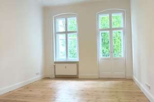 Hochwertig modernisierte Altbauwohnung mit großzügigem Grundriss und Balkon