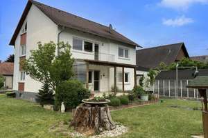 Clevere Kapitalanlage: Zweifamilienhaus mit zwei separaten Wohnungen! – Die vollständige Adresse der Immobilie erhältst du vom Anbieter., 67360 Lingenfeld – Vorschaubild 1