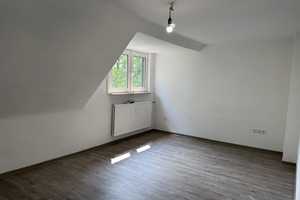 Schicke 1,5-Zimmer-DG-Wohnung mit Tageslichtbad – Nibelungenstr. 26, 38112 Braunschweig – Vorschaubild 3