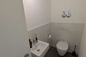 Außergewöhnliche, barrierefreie 4,5-Zimmer-Wohnung mit zwei Balkonen und beeindruckender Aussicht – Die vollständige Adresse der Immobilie erhältst du vom Anbieter., 75365 Calw – Vorschaubild 14