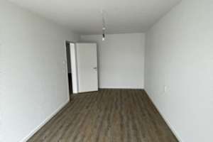 47125/90 Moderne 2-Zimmer-Wohnung mit bodentiefen Fenstern in Düsseldorf-Rath – Nachmieter gesucht – Am Gatherhof 43E, 40472 Rath, Düsseldorf – Vorschaubild 13