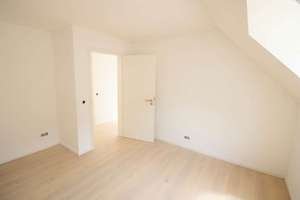 Nach umfassender Sanierung – Exklusive Dachgeschosswohnung mit großer Terrasse in begehrter Lage – Die vollständige Adresse der Immobilie erhältst du vom Anbieter., 65183 Mitte, Wiesbaden – Vorschaubild 13