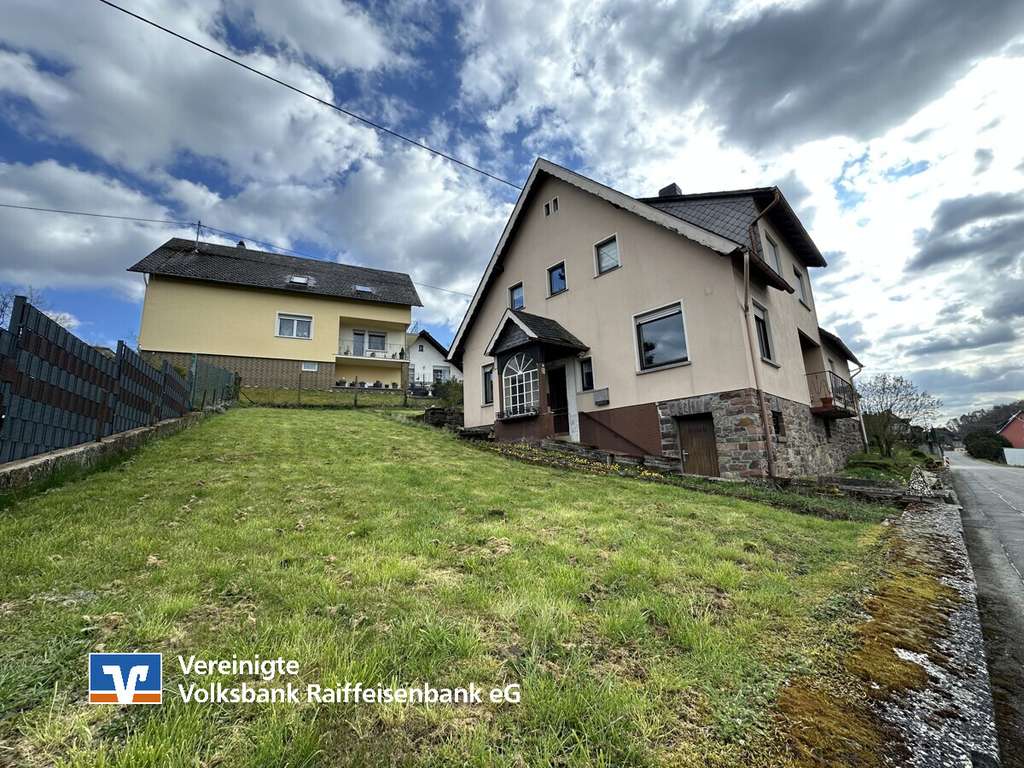 Immobilie in Mengerschied - Schönes Einfamilienhaus mit Ausbaupotenzial in Mengerschied - Bild 0
