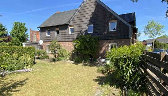 Bild von Einfamilienhaus mit Nebengebäuden und vielen Möglichkeiten