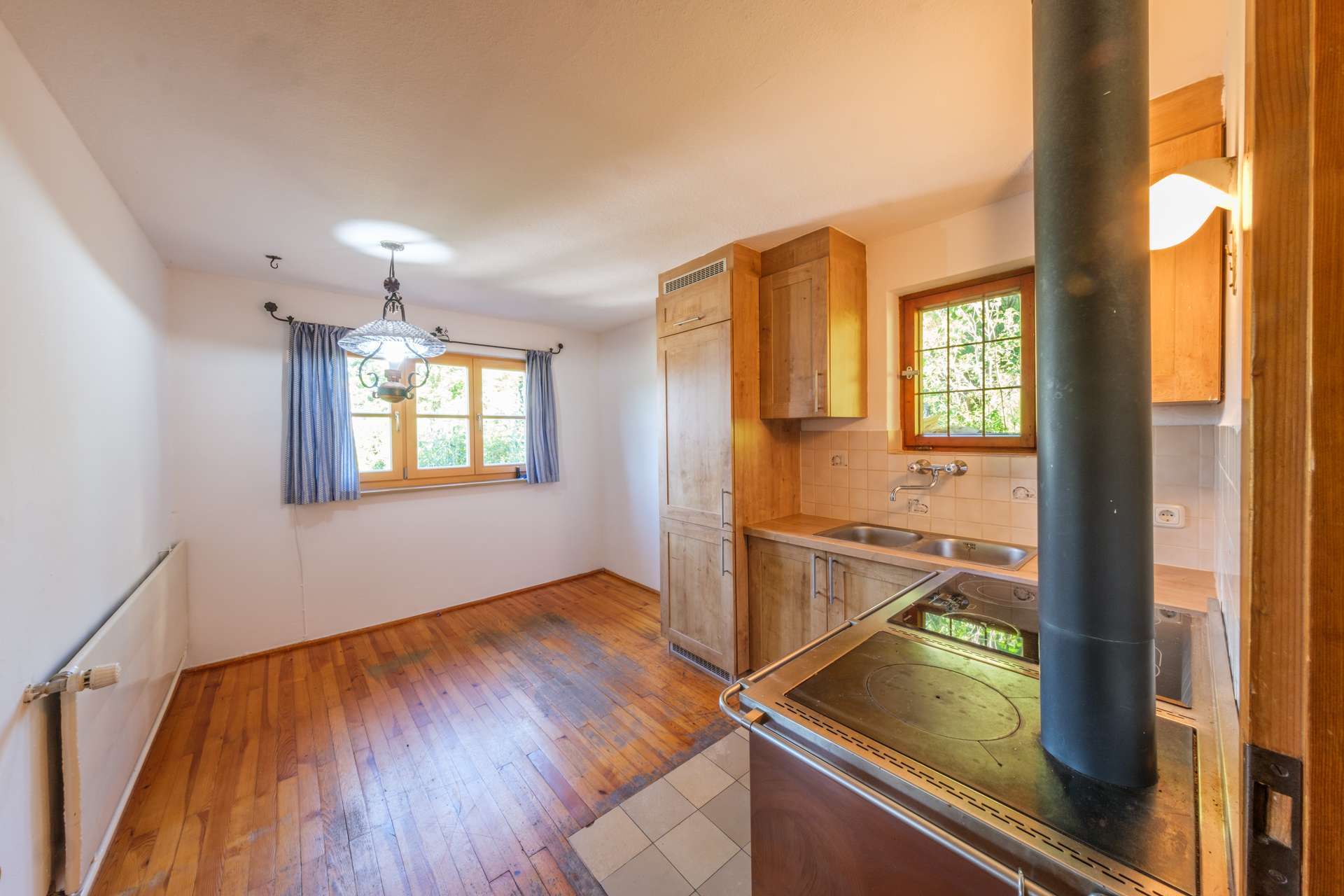 Immobilie in Tegernsee - Kensington-Exklusiv-Zweifamilienhaus am Tegernsee mit Panoramablick und Gestaltungspotenzial - Bild 4