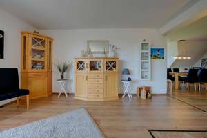 Innenstadt-Wohnen mit Charakter: Besondere Gaubenarchitektur mit Kamin, Westbalkon und Garage – Die vollständige Adresse der Immobilie erhältst du vom Anbieter., 23758 Oldenburg in Holstein – Vorschaubild 13