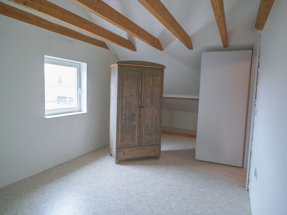 Schlafzimmer (DG)