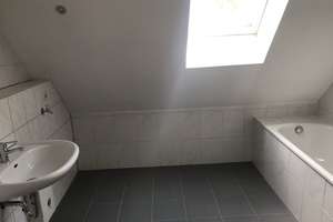 "KEINE KÄUFERPROVISION"
WOHNEN UND ARBEITEN
EFH mit Einliegerwohnung und 
Halle in Geldern – Die vollständige Adresse der Immobilie erhältst du vom Anbieter., 47608 Geldern – Vorschaubild 28