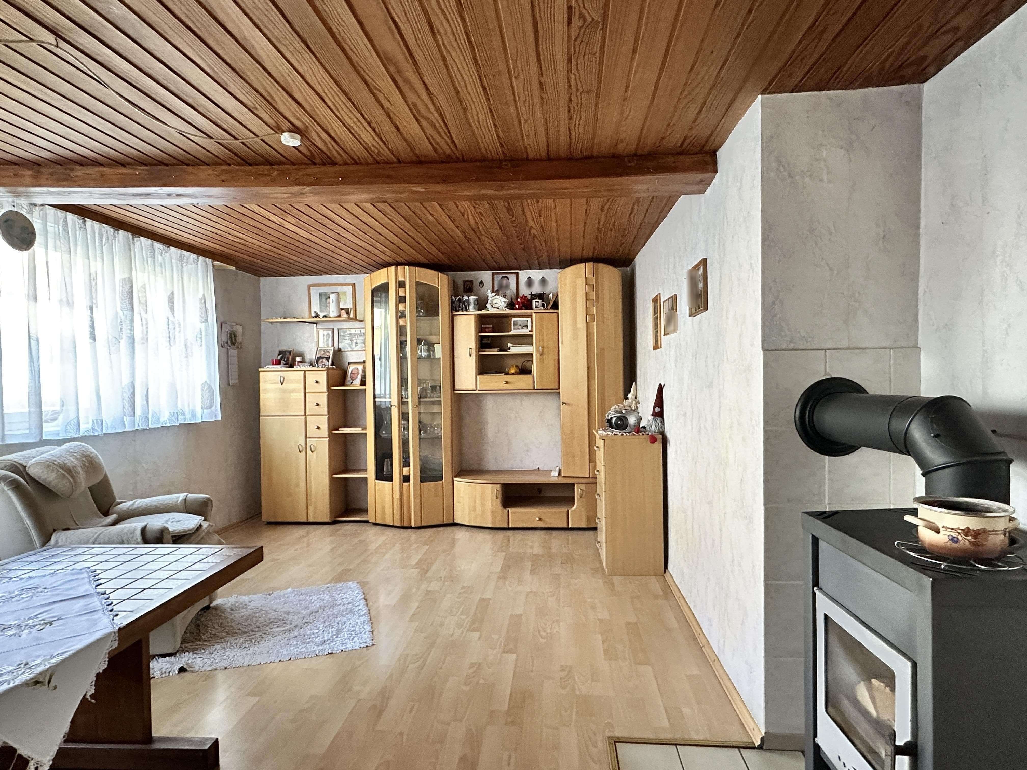 Immobilie in Külsheim - Wohnhaus mit Nebengebäude und Scheune in zentraler Lage von Hundheim
 - Bild 13