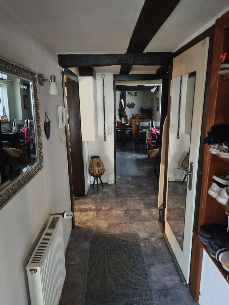 Immobilie in Hamm (Sieg) - Energetisch sanierties charmantes Fachwerkhaus mit 2 PKW Stellplätzen - Bild 2