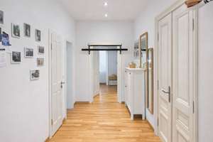 Stilvolle 5-Zimmer‑Wohnung in denkmalgeschütztem Ensemble
in Leipzig-Lindenau mit Balkon – Die vollständige Adresse der Immobilie erhältst du vom Anbieter., 4177 Altlindenau, Leipzig – Vorschaubild 9