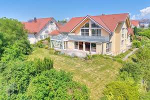 Zuhause mit Weitblick – Hochwertiges Zweifamilienhaus in begehrter Feldrandlage – Die vollständige Adresse der Immobilie erhältst du vom Anbieter., 74078 Kirchhausen, Heilbronn – Vorschaubild 3