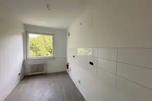 Geräumige 3-Zi.-Wohnung mit Balkon! – Theodor-Heuss-Ring 114, 51377 Leverkusen – Vorschaubild 4